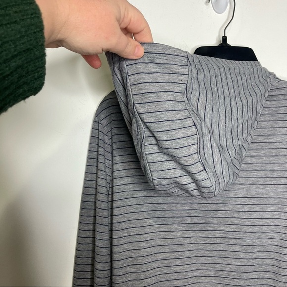 Toad & Co insect shield striped hooded long sleeve tee size small - Picture 7 of 9